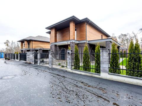 будинок за адресою вул. Валерия Лобановского