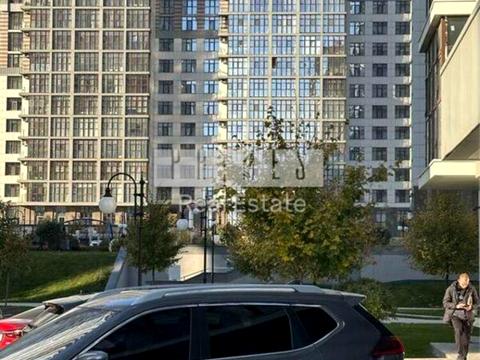 комерційна за адресою Андрія Верхогляда вул. (Михайла Драгомирова), 14-А