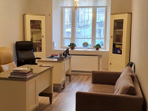 комерційна за адресою Пироговська вул., 5