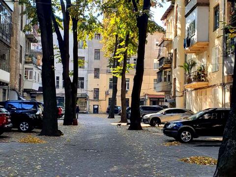 комерційна за адресою Одеса, Пироговська вул., 5