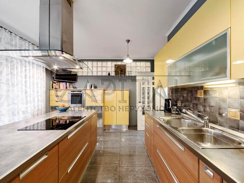 будинок за адресою Соборна вул. ()