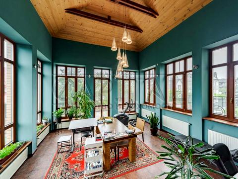 будинок за адресою Соборна вул. ()