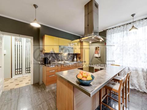 будинок за адресою Соборна вул. ()