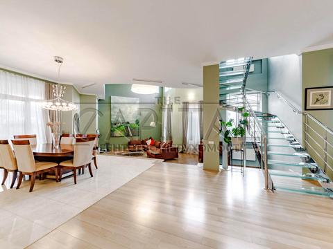 будинок за адресою Соборна вул. ()