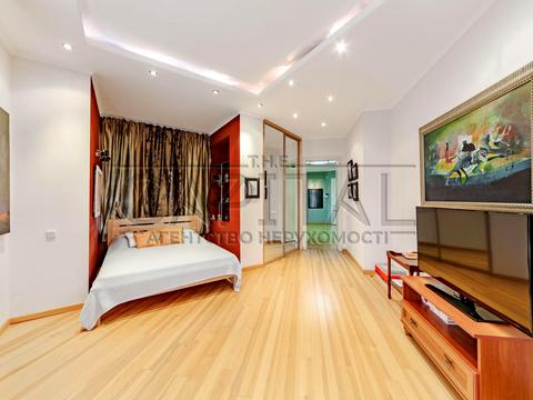 будинок за адресою Соборна вул. ()