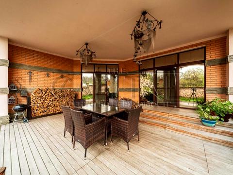 будинок за адресою Соборна вул. ()