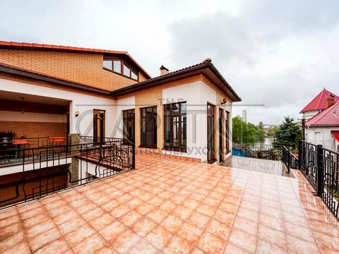 будинок за адресою Соборна вул. ()