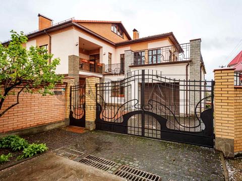 будинок за адресою Соборна вул. ()