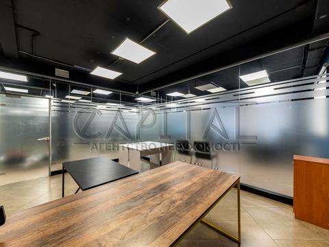 комерційна за адресою Андрія Верхогляда вул. (Михайла Драгомирова), 14-А