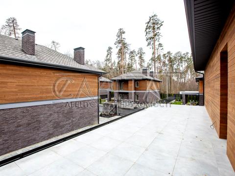 будинок за адресою Валерія Лобановського вул.