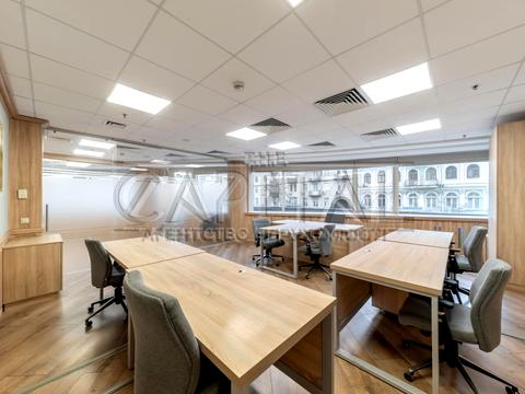 комерційна за адресою Володимирська вул., 4