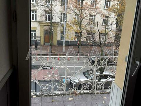 комерційна за адресою Шота Руставелі вул., 8