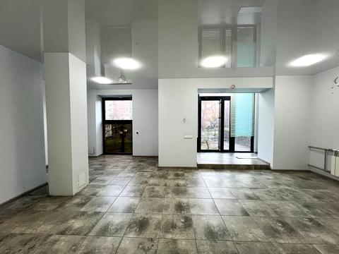 комерційна за адресою Кравчука вул., 15