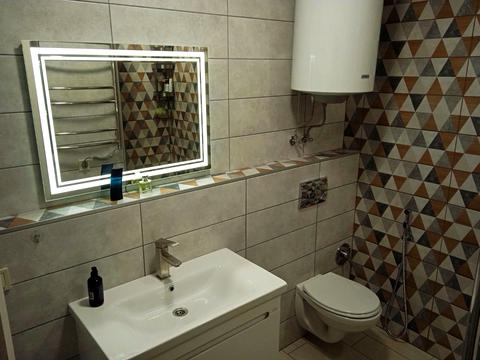 квартира за адресою Космічна вул., 5