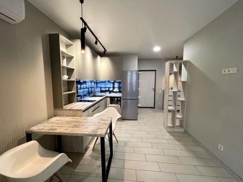 квартира за адресою Космічна вул., 5