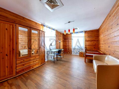 будинок за адресою Соборна вул. ()