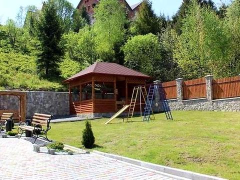 комерційна за адресою Євгена Коновальця вул., 15