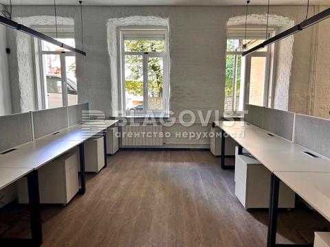 комерційна за адресою Богдана Ступки вул. (Станіславського), 3