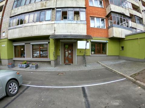 комерційна за адресою Родини Крушельницьких вул., 5