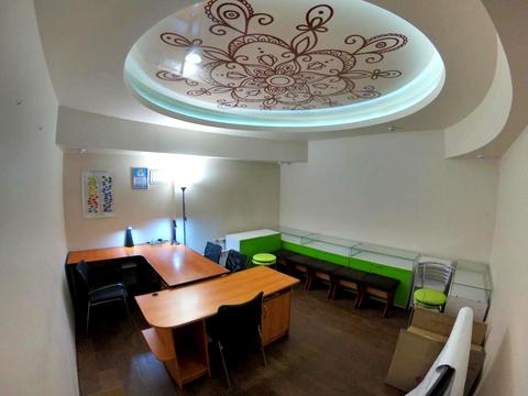 комерційна за адресою Родини Крушельницьких вул., 5