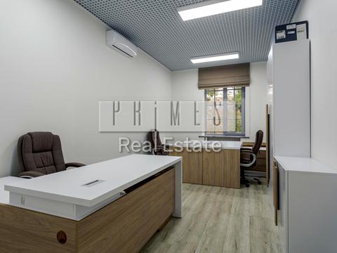 комерційна за адресою Пилипа Орлика вул., 6