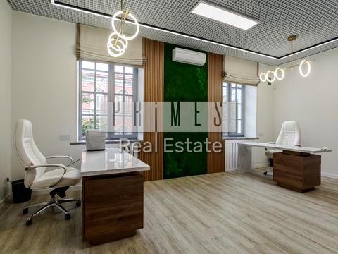 комерційна за адресою Пилипа Орлика вул., 6