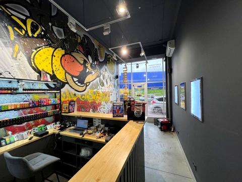 комерційна за адресою Зарічанська вул., 1