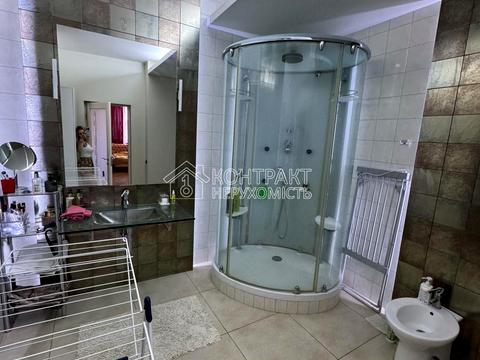 квартира за адресою Космічна вул., 12а