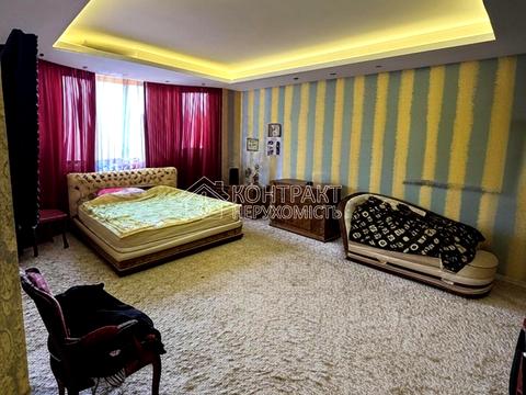 квартира за адресою Космічна вул., 12а