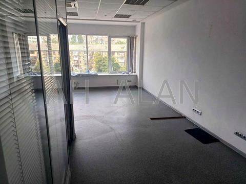 коммерческая по адресу Борщаговская ул., 154а