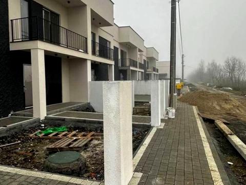 будинок за адресою с. Сторожниця, Головна, 3