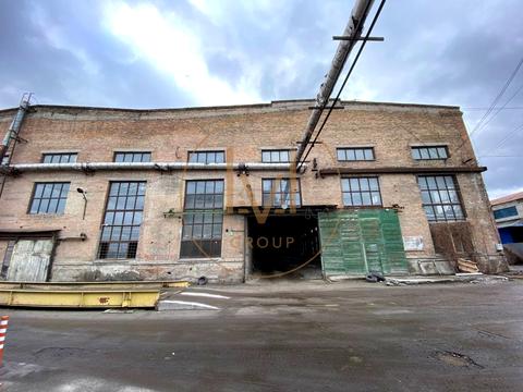 комерційна за адресою Куренівська вул., 102