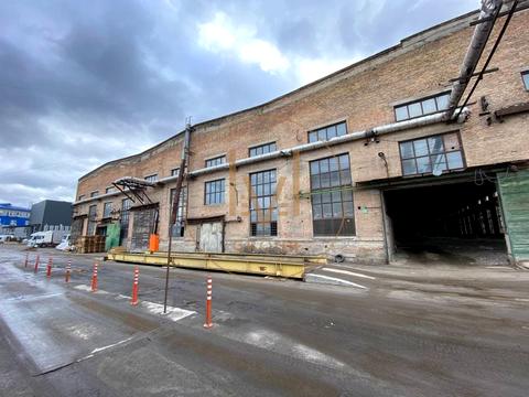 комерційна за адресою Куренівська вул., 102