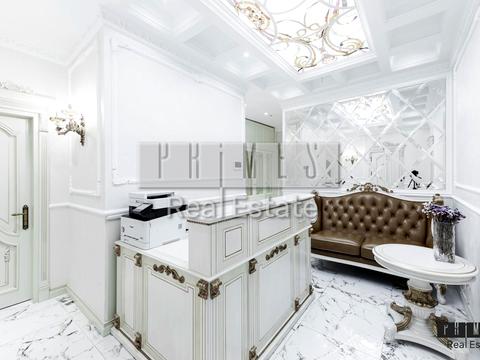 комерційна за адресою Лесі Українки бульв., 7-В