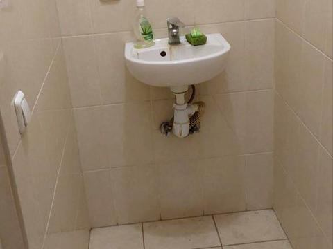 комерційна за адресою Одеської громади вул. (Авдєєва-Чорноморського), 2б