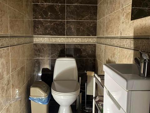 комерційна за адресою Леоніда Бірюкова бульв., 9