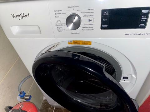 комерційна за адресою Леоніда Бірюкова бульв., 9