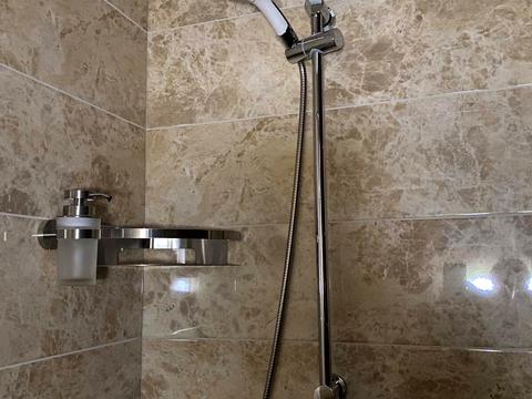 комерційна за адресою Леоніда Бірюкова бульв., 9