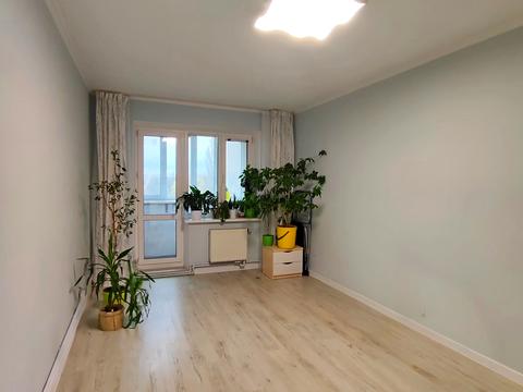 квартира за адресою Курсанта Єськова вул., 14-А