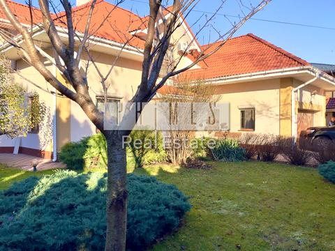 будинок за адресою с. Петропавлівська борщагівка, Миколи Леонтовича вул., 1