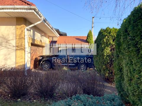 будинок за адресою с. Петропавлівська борщагівка, Миколи Леонтовича вул., 1