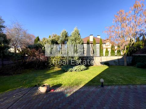 будинок за адресою с. Петропавлівська борщагівка, Миколи Леонтовича вул., 1