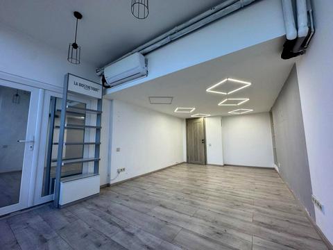 комерційна за адресою Миколи Бажана просп., 16