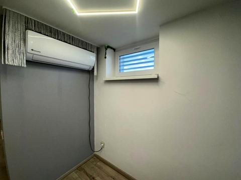 комерційна за адресою Миколи Бажана просп., 16