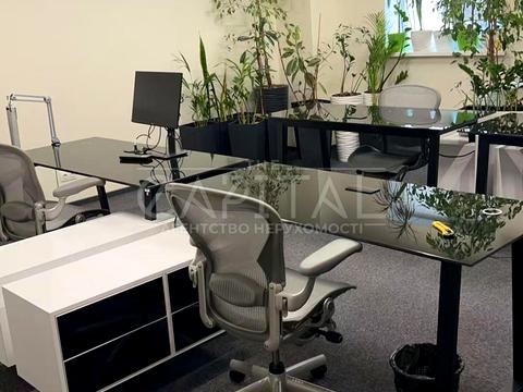 комерційна за адресою Миколи Бажана просп., 14А