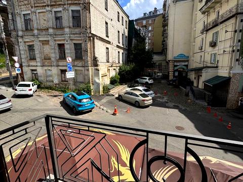 комерційна за адресою Воздвиженська вул., 51