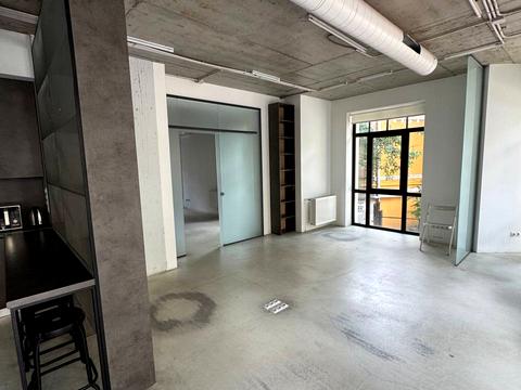 комерційна за адресою Воздвиженська вул., 51