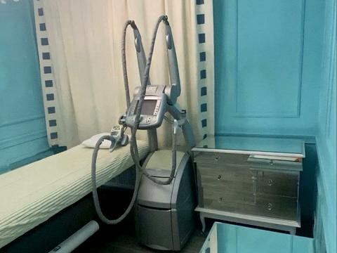 комерційна за адресою Миру вул., 61