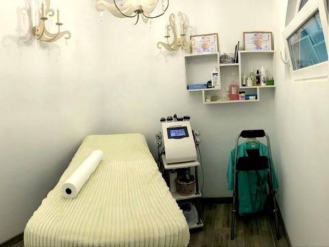 комерційна за адресою Миру вул., 61