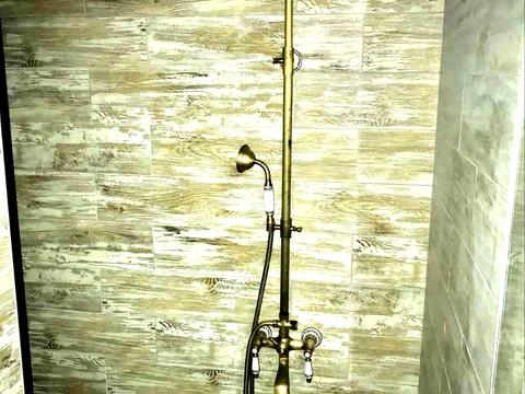 комерційна за адресою Миру вул., 61